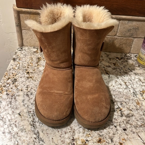 Ugg Bailey Button boots size 9 - Picture 5 of 8